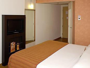 Ibis 酒店